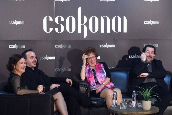 Operalegendák nyomában: Velünk élő opera a Csokonaiban