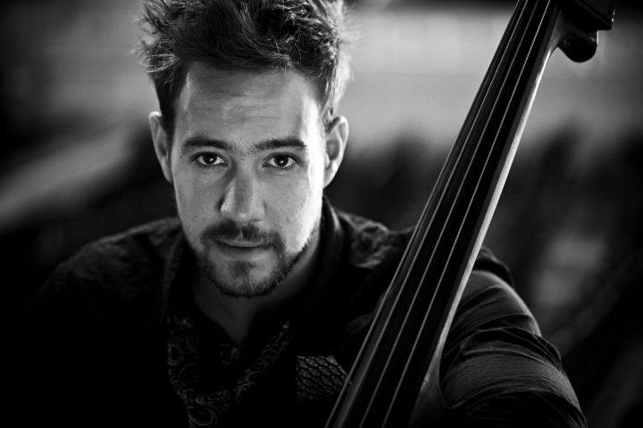 Közönségtalálkozót szervez a Csokonai Színház A nagybőgő című monodráma után