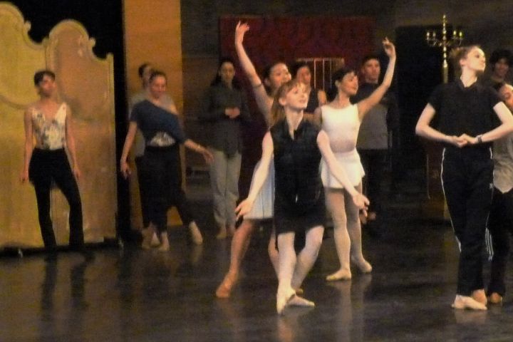 Farinelli: próbák a barlangban