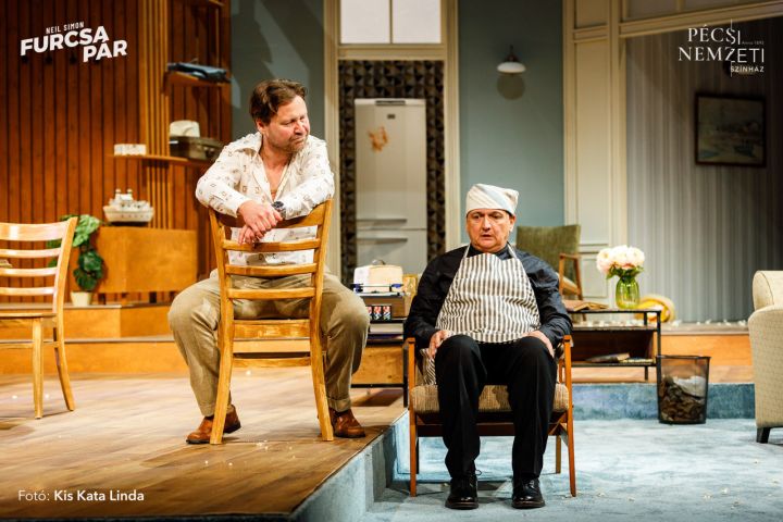 A Furcsa pár Siófokon