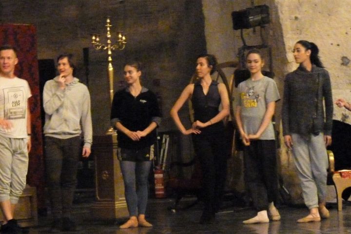 Farinelli: próbák a barlangban