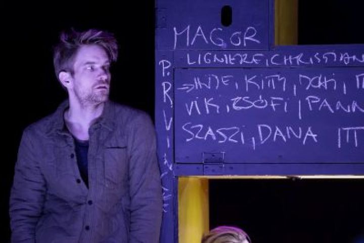 „iPhone-omat egy hamburgerért” – Cyrano de Bergerac a Budaörsi Latinovits Színházban