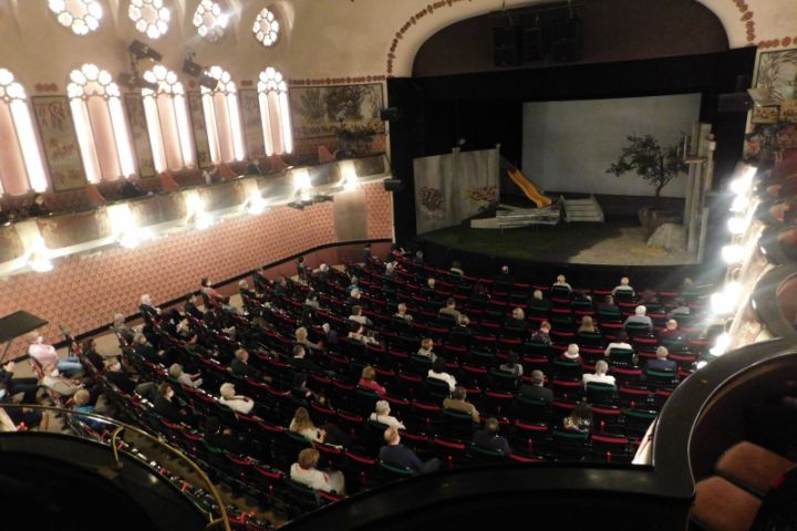 Biztonságos bemutató a Veszprémi Petőfi Színházban