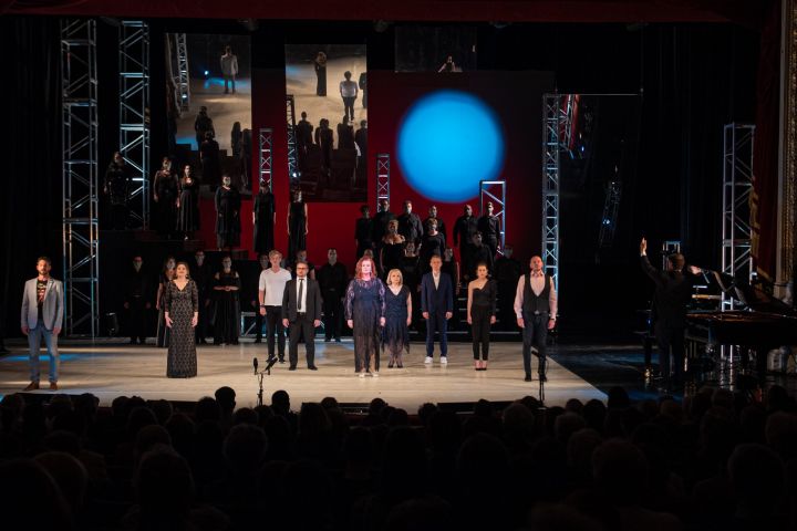 Gálaesttel ünnepelték Szeged szabadságát a színházban, a bevételt a Thealter fesztivál megmentésére ajánlották fel