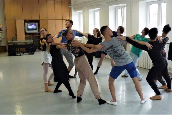 Eltáncolt történelem