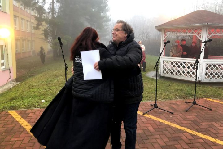 „Idősek otthonainak lakói kérték, mi teljesítjük!” kezdeményezés a Veszprémi Petőfi Színháztól