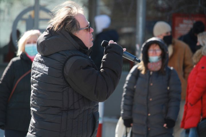Veszprémi Karnevál a belvárosban: „Maradj otthon, majd mi megyünk!” program a VIP pavilon előtt