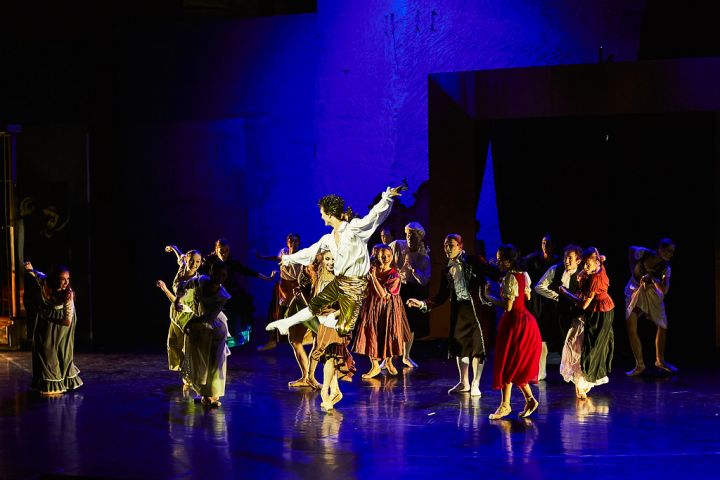 Farinelli: The show must go on