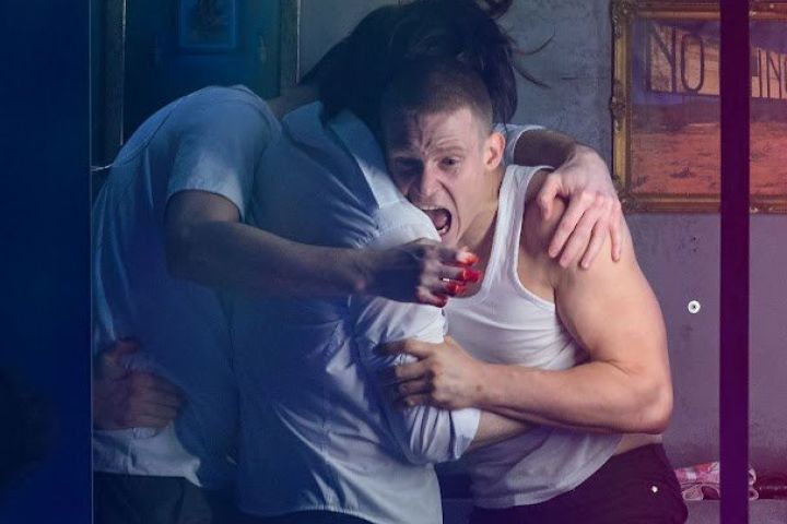 Összeérő kezek - Shakespeare: Rómeó és Júliája a Móricz Zsigmond Színházban 