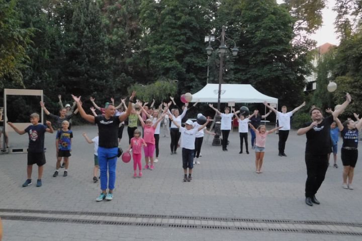 Vidám, nyári hangulat, színház és zene minden mennyiségben: Ez történt Nyílt Napunkon!