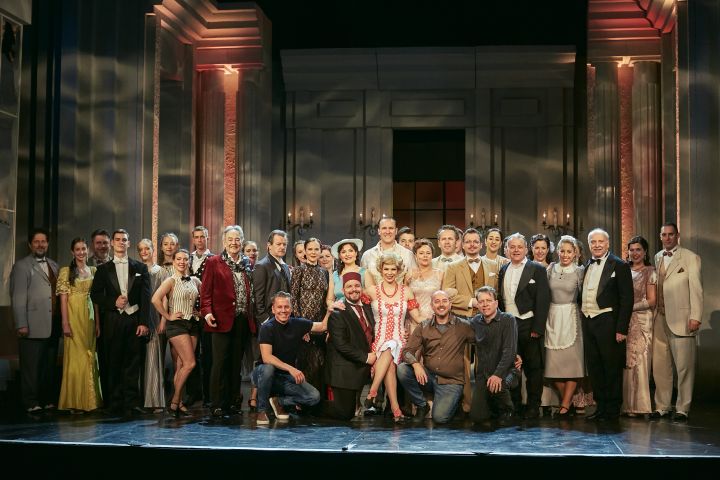 Ismét bál a Savoyban