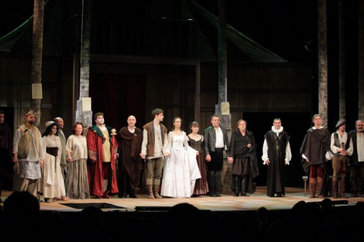 Shakespeare Veszprémben -- Megtartottuk Ahogy tetszik vígjátékunk premierjét