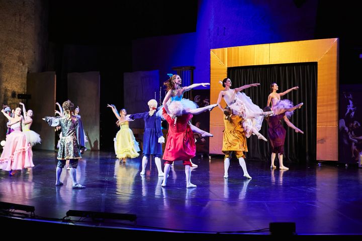 Farinelli: The show must go on