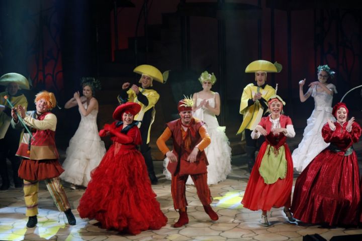 „Ő egy igazi póré kópé” – Hagymácska mesemusical a Veszprémi Petőfi Színházban