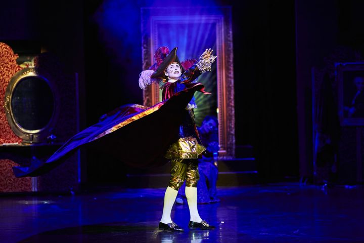 Farinelli: The show must go on