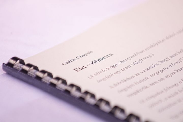 Monodrámával is készül következő évadára a színház: a darab arra figyelmeztet, hogy a másság nem betegség!