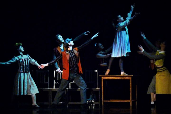 Csodatévő lány: 1500-an a nézőtéren