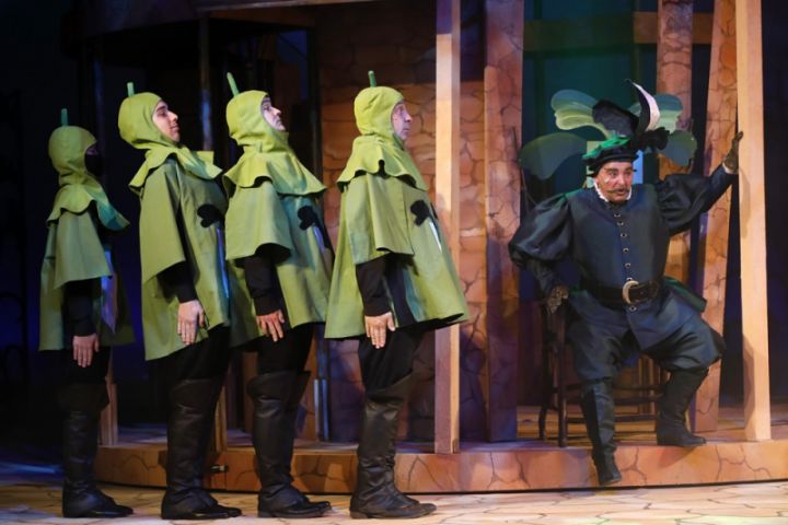 „Ő egy igazi póré kópé” – Hagymácska mesemusical a Veszprémi Petőfi Színházban