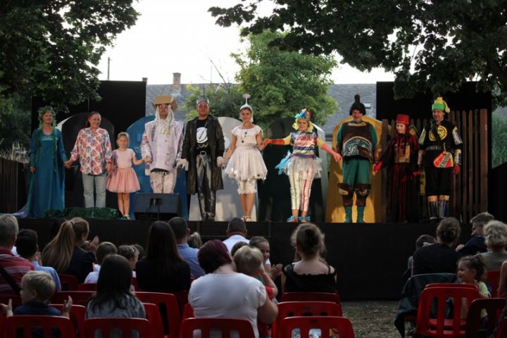 Elindultak előadásaink a Vörösberény Kolostorban és a Kerényi Imre Kult-Magtárban!