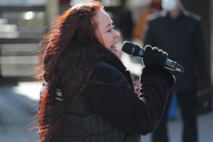 Veszprémi Karnevál a belvárosban: „Maradj otthon, majd mi megyünk!” program a VIP pavilon előtt