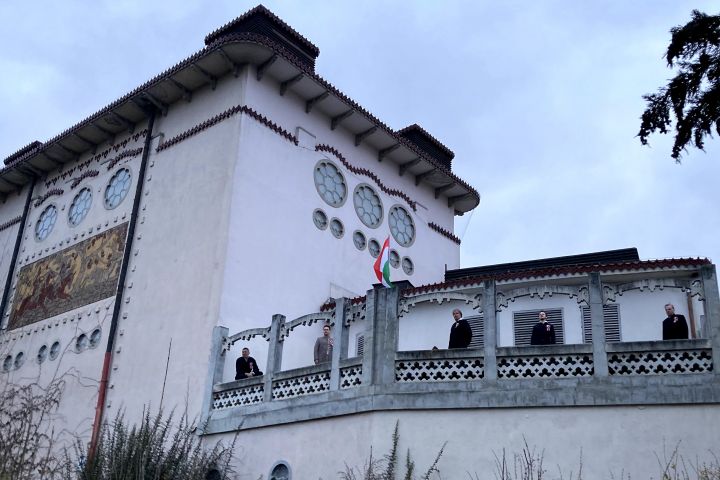 VESZPRÉMI PETŐFIgyelő címmel készít videót a Veszprémi Petőfi Színház március 15. alkalmából