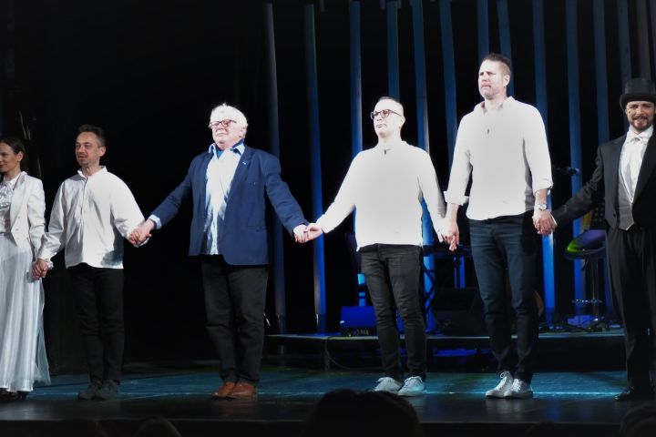 Fergeteges Tücsöklakodalom