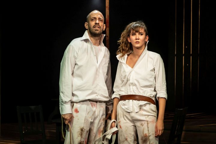 A Nemzeti Színház műsorán a Közellenség!