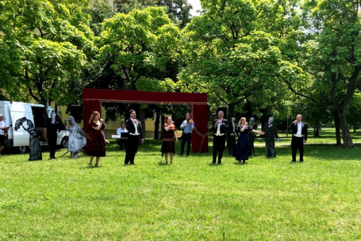 Operettpezsgés a IV. Veszprémi Rátonyi Róbert Operettfesztivál második napján