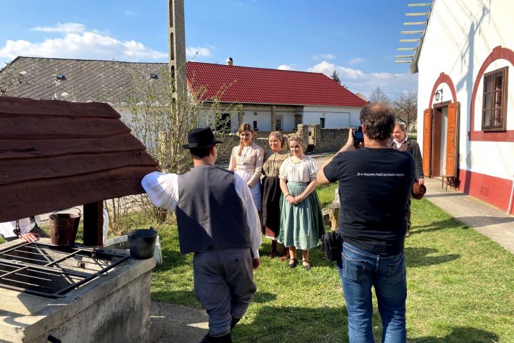 Hogy is volt? Húsvéti múltidézés a Veszprémi Petőfi Színházzal