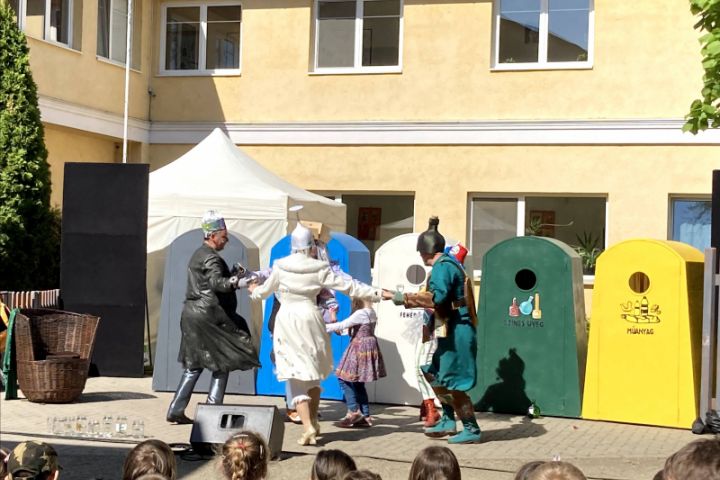 34 intézmény, közel 3000 ifjú néző: „Maradj az óvodában, iskolában, majd mi megyünk!” programsorozatunk