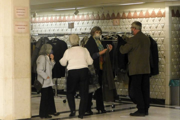 Biztonságos bemutató a Veszprémi Petőfi Színházban