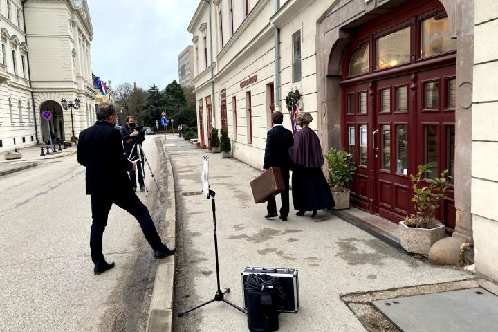 VESZPRÉMI PETŐFIgyelő címmel készít videót a Veszprémi Petőfi Színház március 15. alkalmából