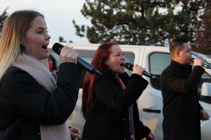 „Jót tenni jó Veszprémben!”: Átadtuk karácsonyi ajándékunkat a Völgyikút Idősek Otthona lakóinak