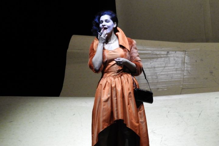 Danis Lídia / A revizor / Fotó: Mihóczy Mercédesz, Jászai Mari Színház