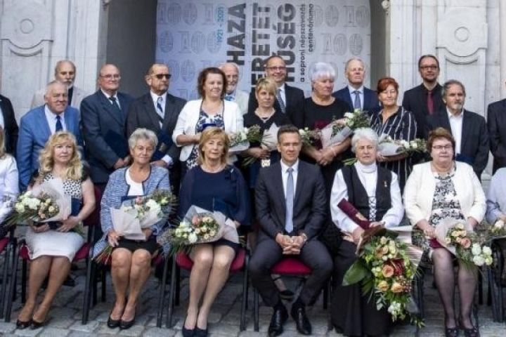 Kitüntették munkatársainkat