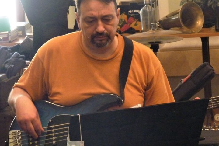 Ördögölő Józsiás: itt a zenekar!