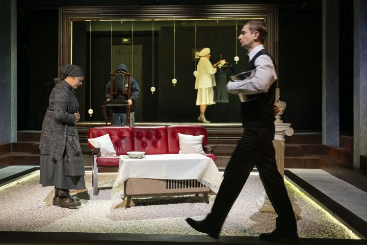 A Móricz Zsigmond Színházban március végén mutatták be Az ajtó című előadást!