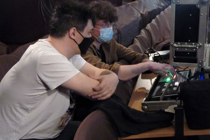 Kamerák erdejében Peer Gynt