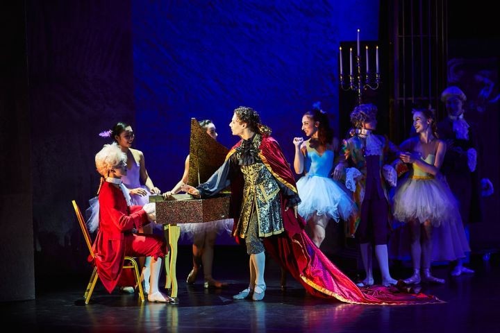 Farinelli: The show must go on