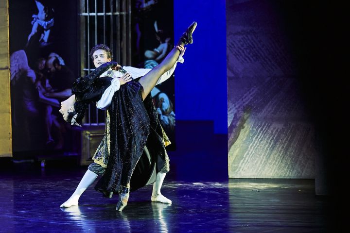 Farinelli: The show must go on