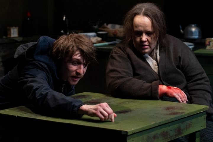 „Leenane szépe búcsúzik” - A dunaújvárosi Bartók Színház előadásáról