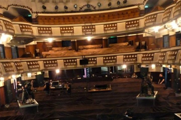 Kamerák erdejében Peer Gynt