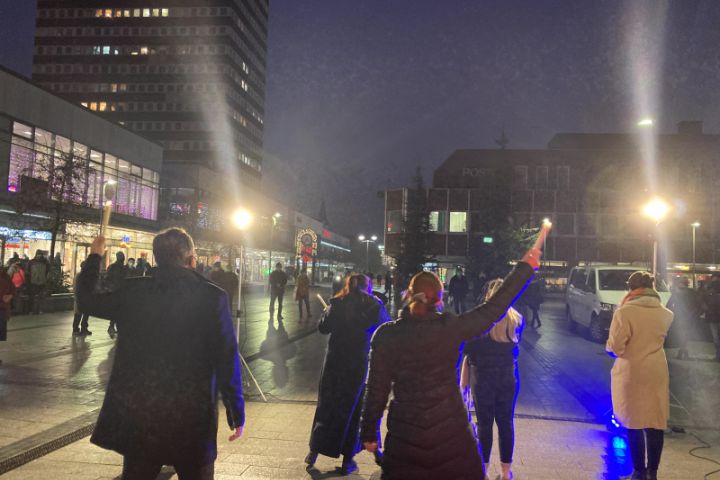 160 alkalom, 35 település, több ezer hálás néző a Pandémiában! Egy éve indult útjára „Maradj otthon, majd mi megyünk!” programunk