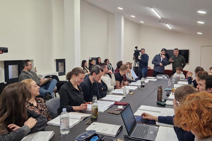 Az Alul semmi előadás próbáival kezdték az új évet a Móricz Zsigmond Színházban