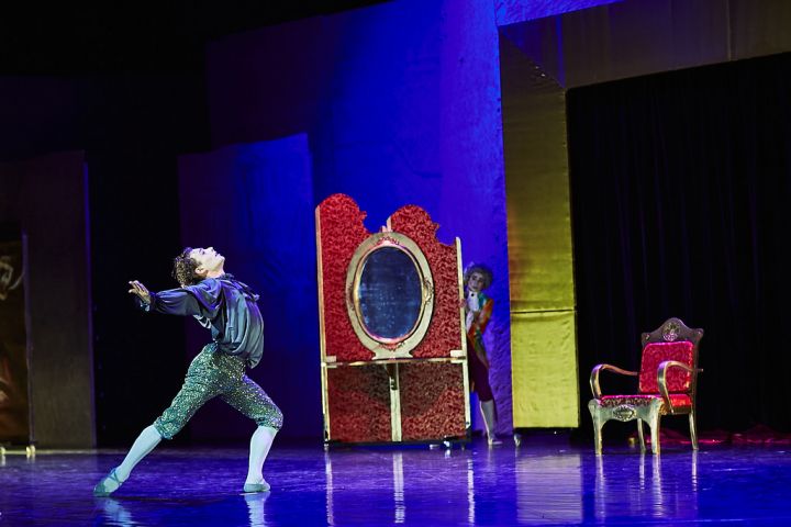 Farinelli: The show must go on