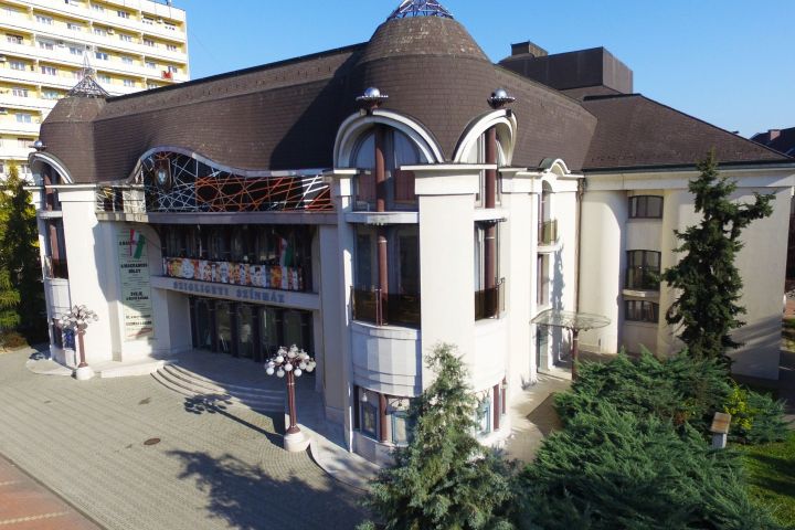 Szigligeti Színház