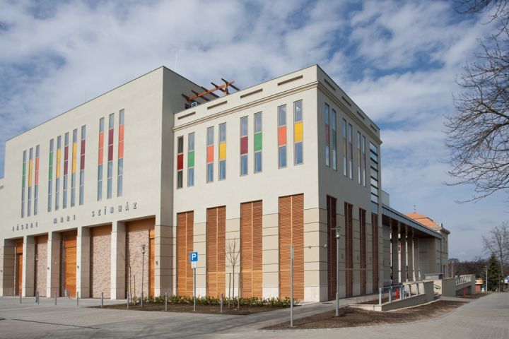 Jászai Mari Színház, Népház