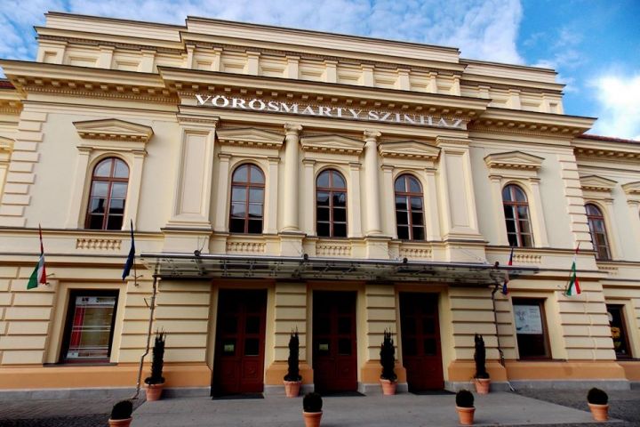 Vörösmarty Színház
