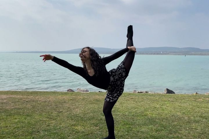 A Szegedi Nemzeti Színház tánckarának Szabadság című videója a tánc világnapja alkalmából